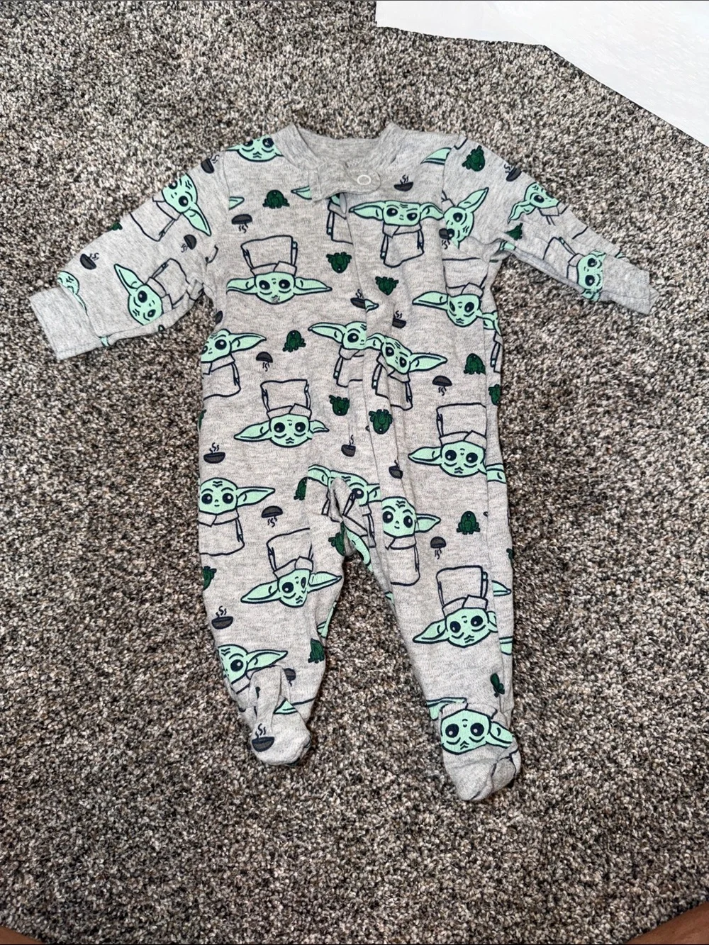 Star Wars Gray Footed Baby One-Piece with Mint Green Character Print